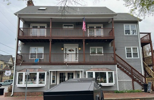 Occoquan House | Rare 3-Bedroom Private Hideout @ Historic Occoquan, Short Drive to Washington DC