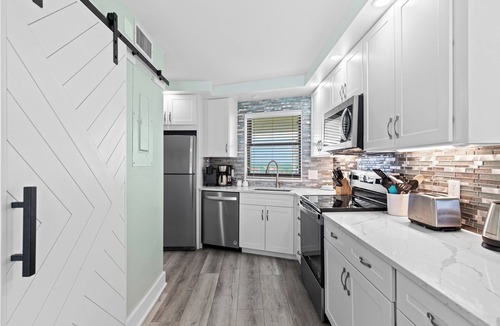 Sandestin Condo | Rate Reduced! Beachfront 1BR w/Gulf Views, GOLF CART! Steps to Beach & Pool.