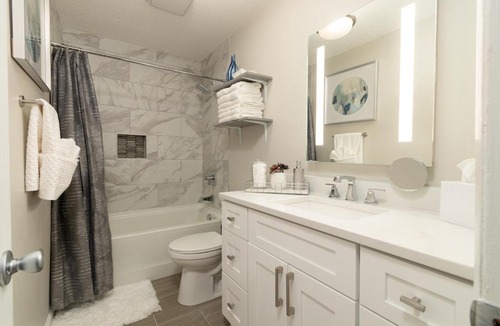 Graham Apartment | Rear deck w/Soaking tub + Wi-Fi & Parking