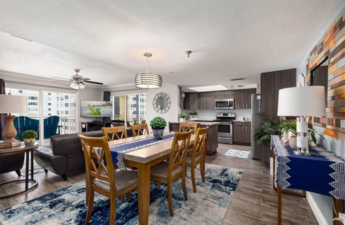 North Redington Beach Condo | Recent Renovation! Heated Pool, Sleeps 10 402