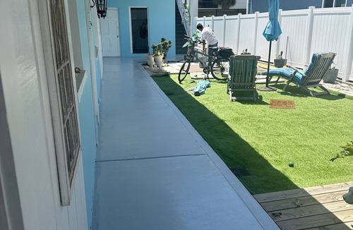 Island Estate Cottage | Recently Updated 2bedroom with water views a short walk to Clearwater Beach!