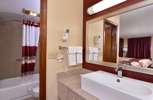 Cartersville Hotel | Red Roof Inn Cartersville–Emerson/LakePoint North