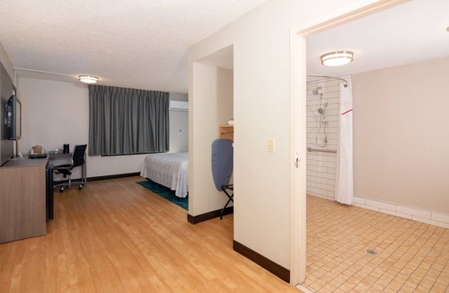 Seybold Hotel | Red Roof Inn PLUS+ Miami Airport