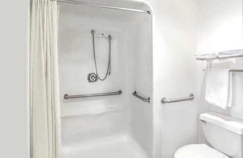 Fort Pierce Hotel | Redfinn Inn
