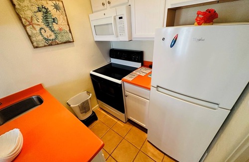 North Redington Beach Apartment | Redington Directly on the Beach Sea Rocket WiFi Parking 25