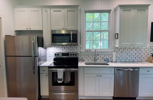 Tybee Island Cottage | Reeve House Guest Cottage - 1 bed/1bath at Tybee's South Beach