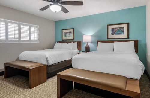 Jekyll Island Hotel | Refresh in a Spacious Room Near Jekyll Island Marina | w/Onsite Outdoor Pool!