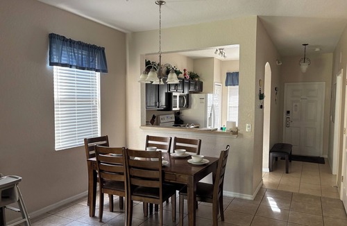 Regal Palms House | Regal Palms – Lazy River – Water Slide – Disney - Free Wifi - Baby Crib + FUN!