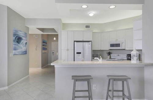 Vanderbilt Beach Condo | Regatta - William Raveis Rentals