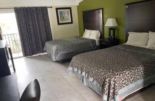 Perry Hotel | Regency Inn