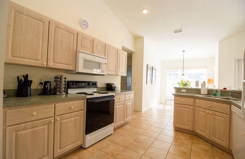 Hernando House | Relax and Enjoy the Sunny Florida in Villa Valk by RedAwning
