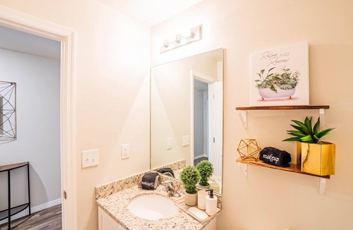 Jacarandas House | Relax and unwind in sunny Cape Coral!
