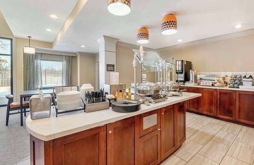 Herndon Apartment | Relax and Unwind! Pet-Friendly Property, Kitchen, Onsite Parking