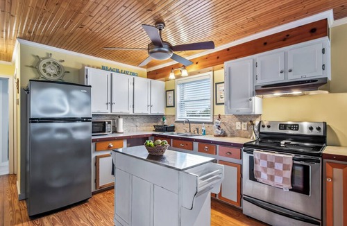Crawfordville House | Relax at Shell Point Beach! Golf cart included! ⛳️