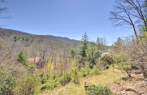 Upper Peachtree House | Relax Fireside: ‘HighBearNation Lodge’ Near Hiking
