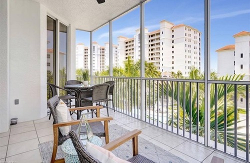 Vanderbilt Beach Condo | RELAX, UNWIND, AND ENJOY.