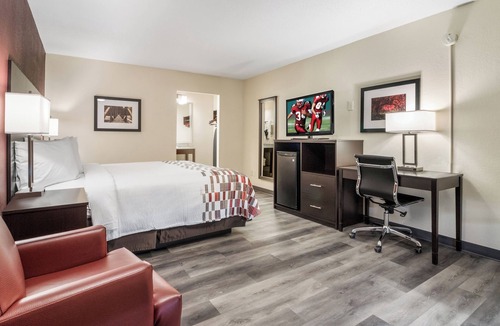 Dandridge Hotel | Relaxed Stay Perfect for Exploring Great Smoky Mountains National Park