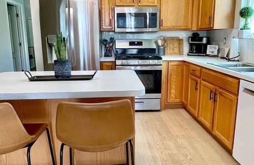 Lakeview Village House | Relaxing 3BED 2BATH POOL Home w. Pond View & HOT TUB