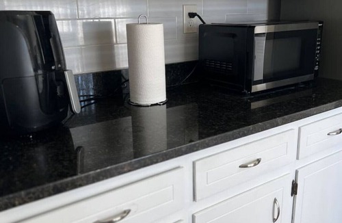 Ellenwood House | Relaxing 3BR/2BA Retreat, Perfect for Families & Groups