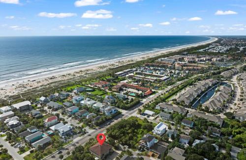 Coquina Gables House | Relaxing beach getaway just steps to the shore