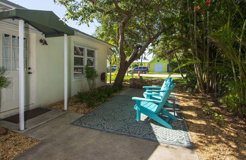 Vero Beach Cottage | RELAXING COMFORT - SAND DOLLAR COTTAGE - STEPS TO SOUTH BEACH & PARK