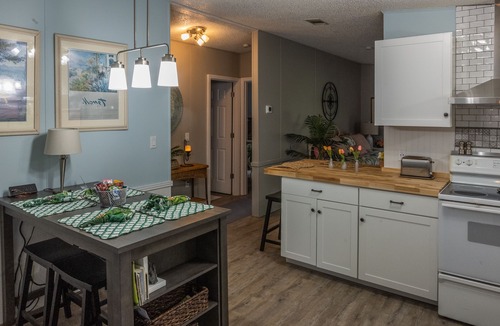 Astor House | Relaxing Getaway off of Florida's St Johns River!