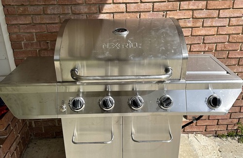 Thomasville House | Relaxing home minutes from downtown Thomasville, big backyard fire pit, & grill