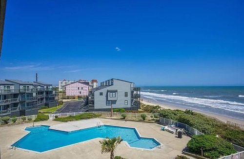 Sneads Ferry Condo | Relaxing Oceanfront Condo w Priv Beach Access, Pool, Elevator. Linens Included