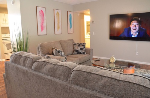 Enterprise Apartment | Relaxing Retreat: 2-bedroom apartment in superb Enterprise highspeed internet