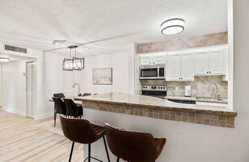 Hunt Club House | Relaxing Three Bedroom in PGA National