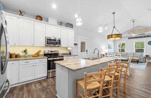 Magnolia Bluffs House | Reminiscing, just a few short minutes to the beach