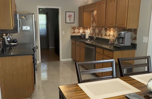 Pooler House | Remodeled 3BR minutes from Downtown Savannah | Pool | Outdoor Kitchen
