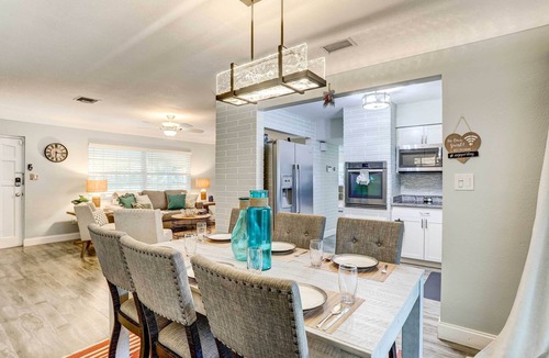 South Pinellas Community Council House | Remodeled St Petersburg Retreat w/Hot Tub!