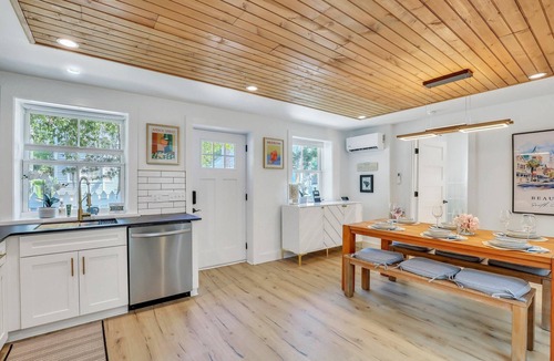 Historic District Cottage | Remodeled unique vacation rental in the heart of Historic Beaufort