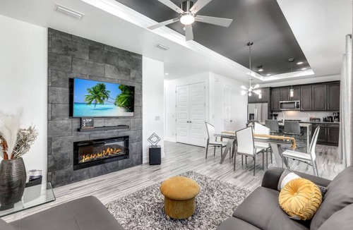 Bonita Springs House | Renaissance Oasis Retreat