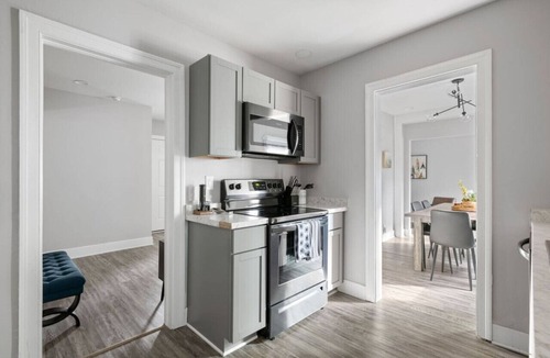 Mount Pleasant House | Renovated 5BR in Old Mt. Pleasant
