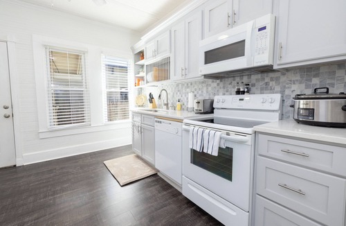 Seneca House | Renovated Bungalow 1 Block from Downtown Seneca! 7 miles from Clemson!