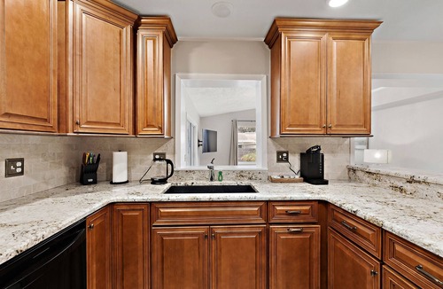 Palm Harbor House | Renovated Centrally located w/Free Onsite Parking