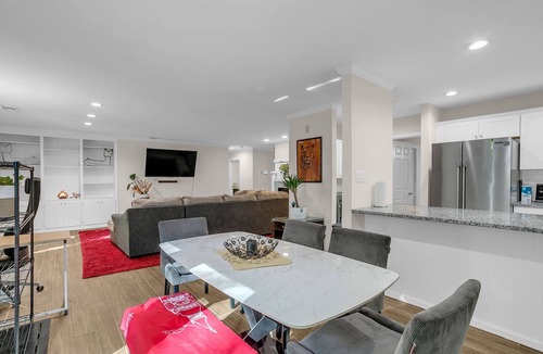 Mauldin House | Renovated Pet-friendly 3br 2.5ba Fenced House in Charming Mauldin and EV Charger