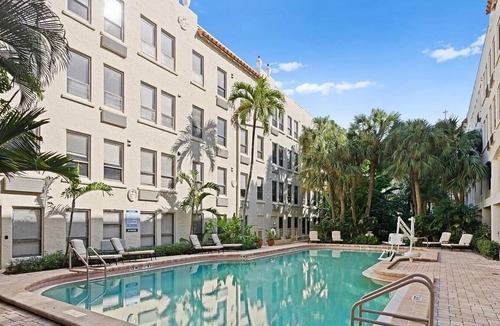 Palm Beach House | Renovated studio - heart of Palm Beach, free valet parking