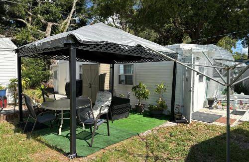 Bayshore Gardens Resort | Resort ∙ 2 bedrooms ∙ 5 guests