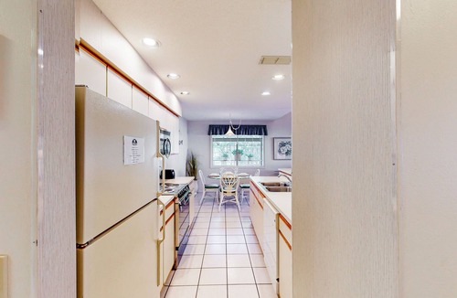 Sea Trail House | Resort condo with A/C & near golf & beach - snowbird-friendly