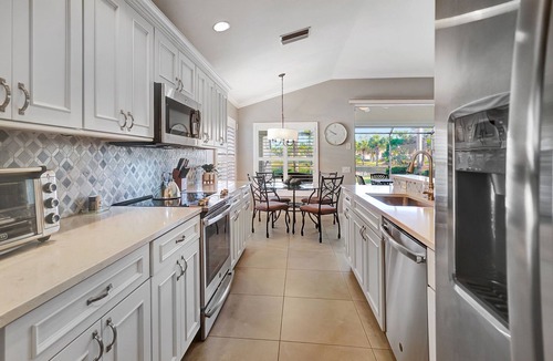 Pelican Preserve Villa | Resort style 2+bed, 2 bath villa with pool/spa in Colonial Country Club Ft Myers