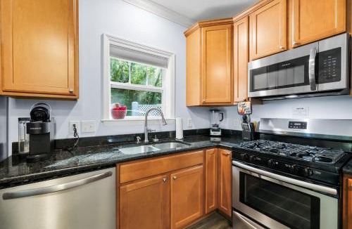 Bryson City Villa | Restful Refuge Creekside Cottage near Downtown Bryson City Close to Polar Express and Deep Creek