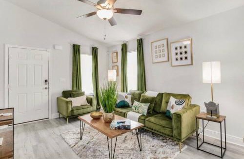 Northeast Pensacola House | Retreat at the Oasis