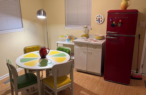 Chapel Hill House | Retro 1-bedroom duplex in quiet Chapel Hill neighborhood