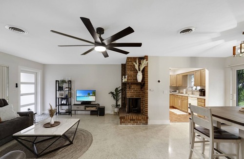 South Corals House | Retro Getaway Home by PMI