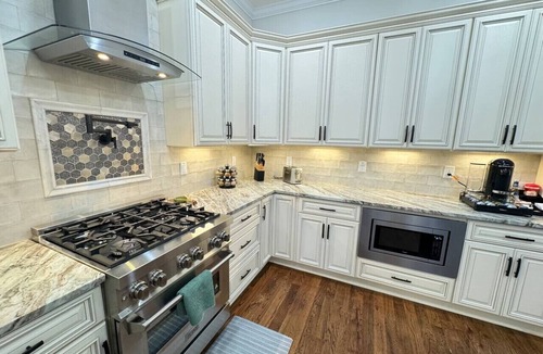 Mosby House | Richmond Ridge - 4BD/4.5BA and Garage