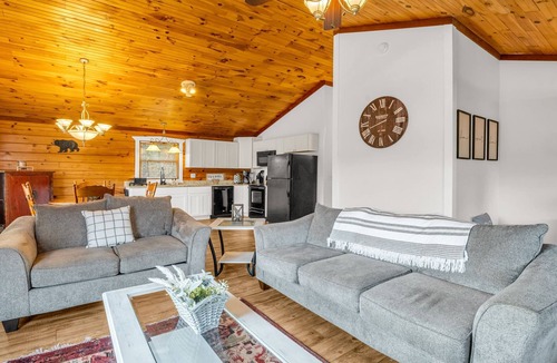 Rutherfordton Cabin | Ridge View Cabin with Fireplace Pet Friendly 2.7 miles from TIEC