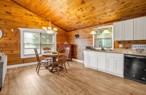 Rutherfordton Cabin | Ridge View Cabin with Fireplace Pet Friendly 2.7 miles from TIEC